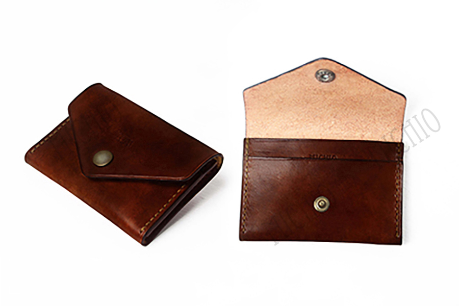 Patina leather card holder with zip