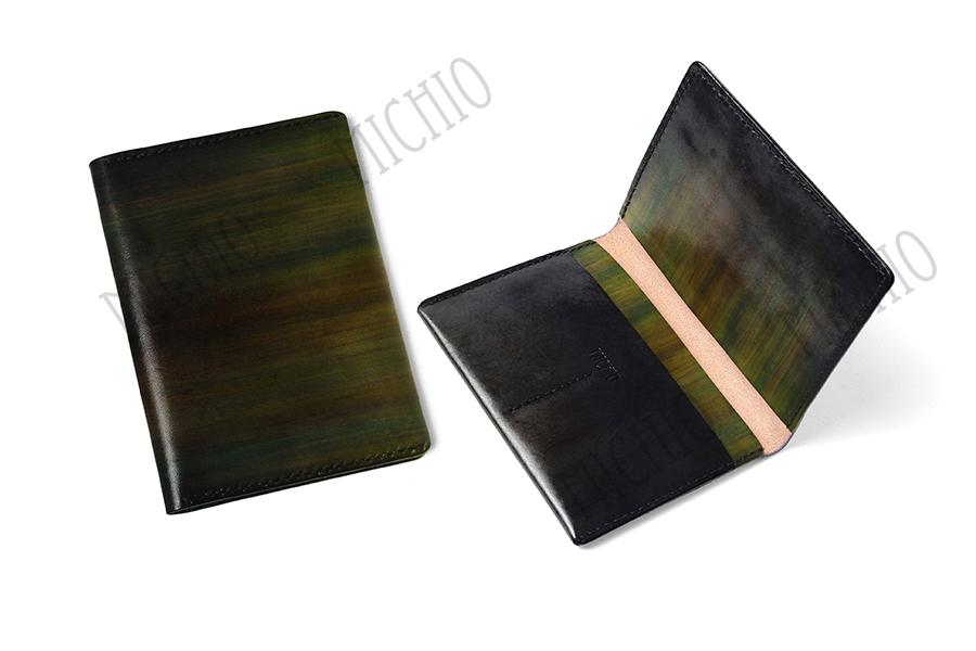 Patina leather passport holder for men