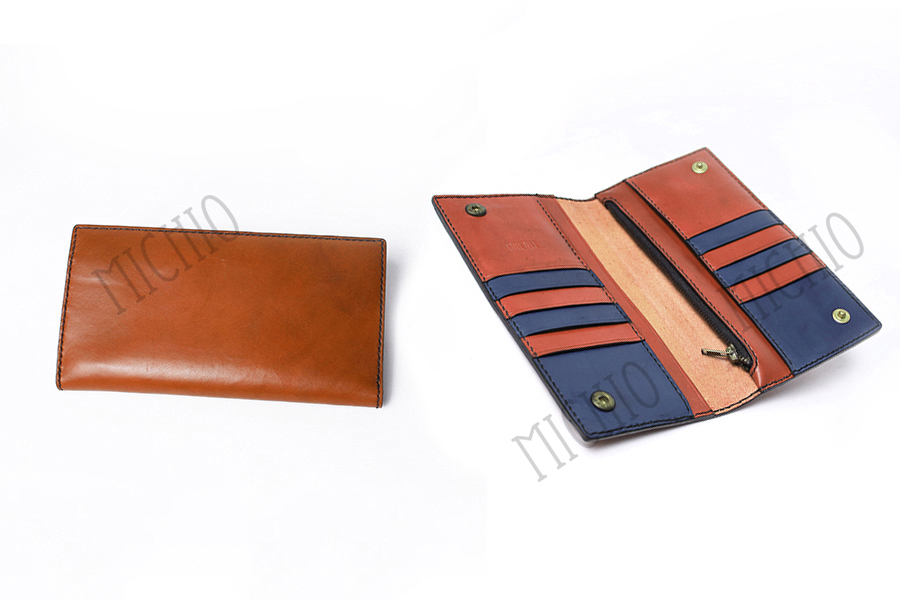 Patina leather wallet with coin pocket