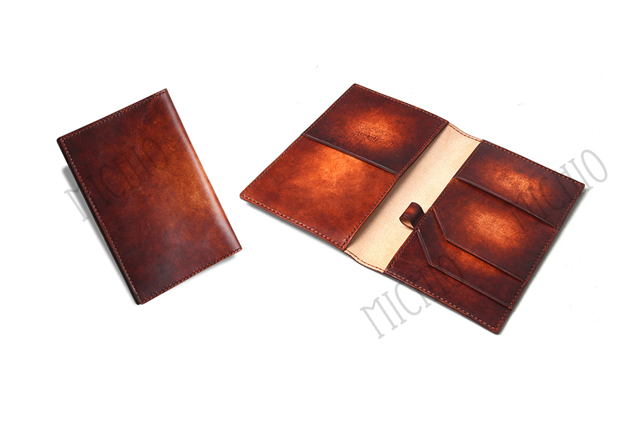 Patina mens leather passport holder 1